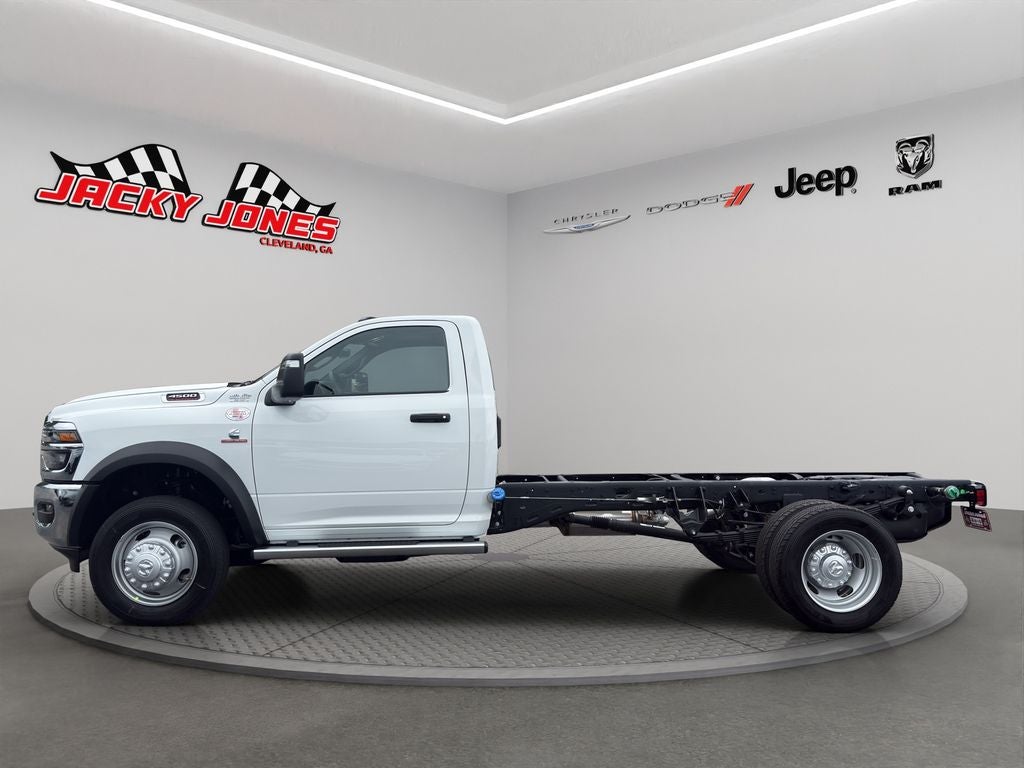 2026 RAM 4500 Chassis Tradesman 4x4 Reg Cab 84" CA 168.5" WB