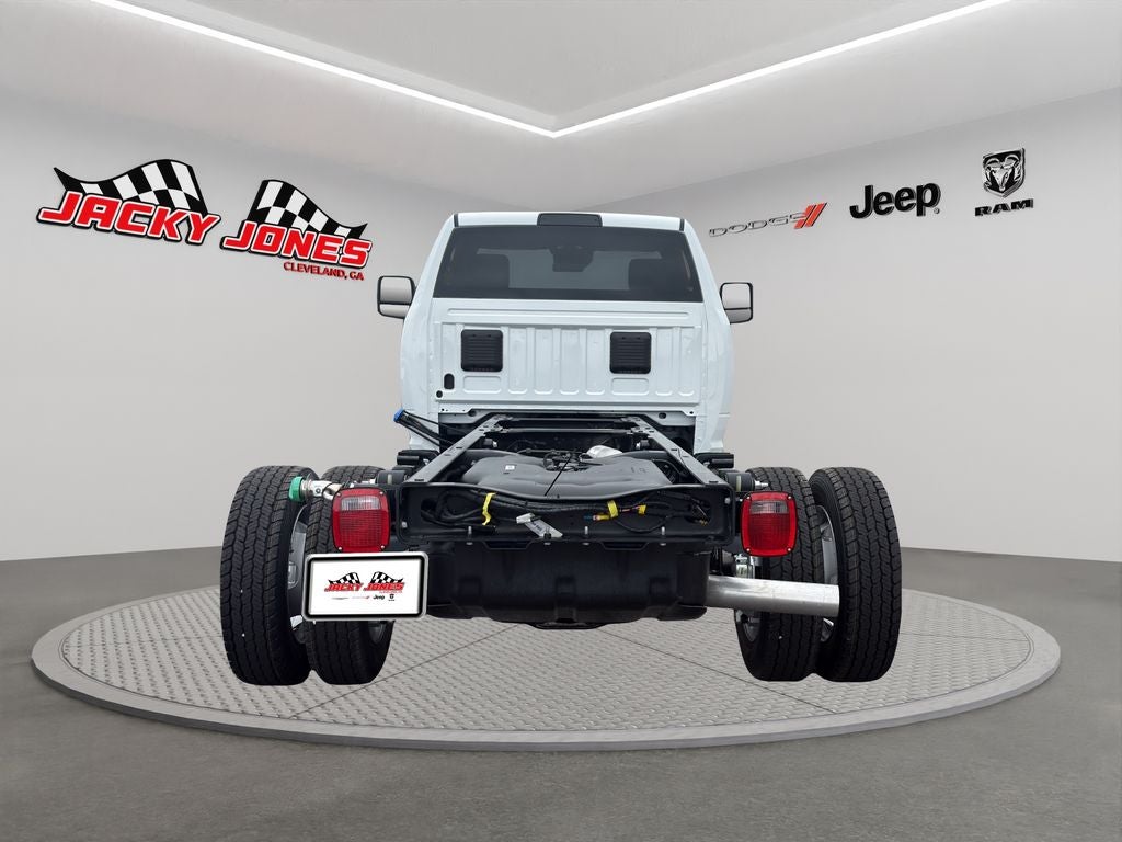 2026 RAM 4500 Chassis Tradesman 4x4 Reg Cab 84" CA 168.5" WB