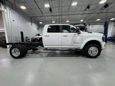 2025 RAM 4500 Chassis Big Horn 4x4 Crew Cab 60" CA 173.4" WB