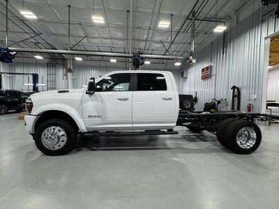 2025 RAM 4500 Chassis Big Horn 4x4 Crew Cab 60" CA 173.4" WB