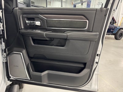 2025 RAM 4500 Chassis Big Horn 4x4 Crew Cab 60" CA 173.4" WB