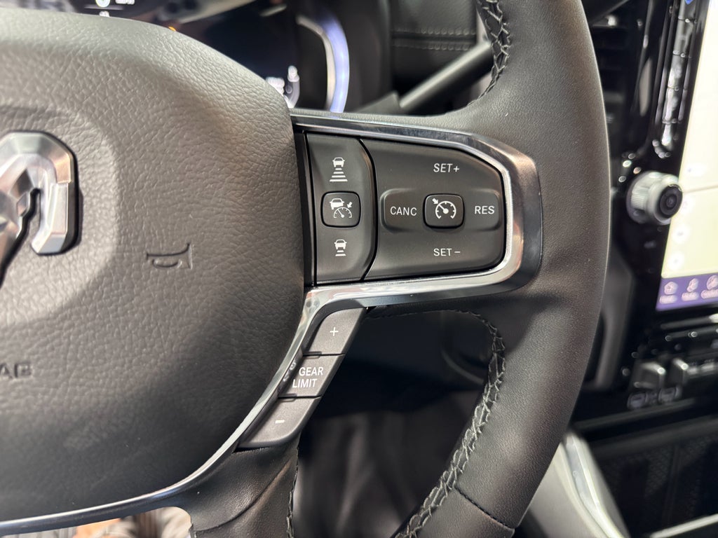 2025 RAM 4500 Chassis Big Horn 4x4 Crew Cab 60" CA 173.4" WB