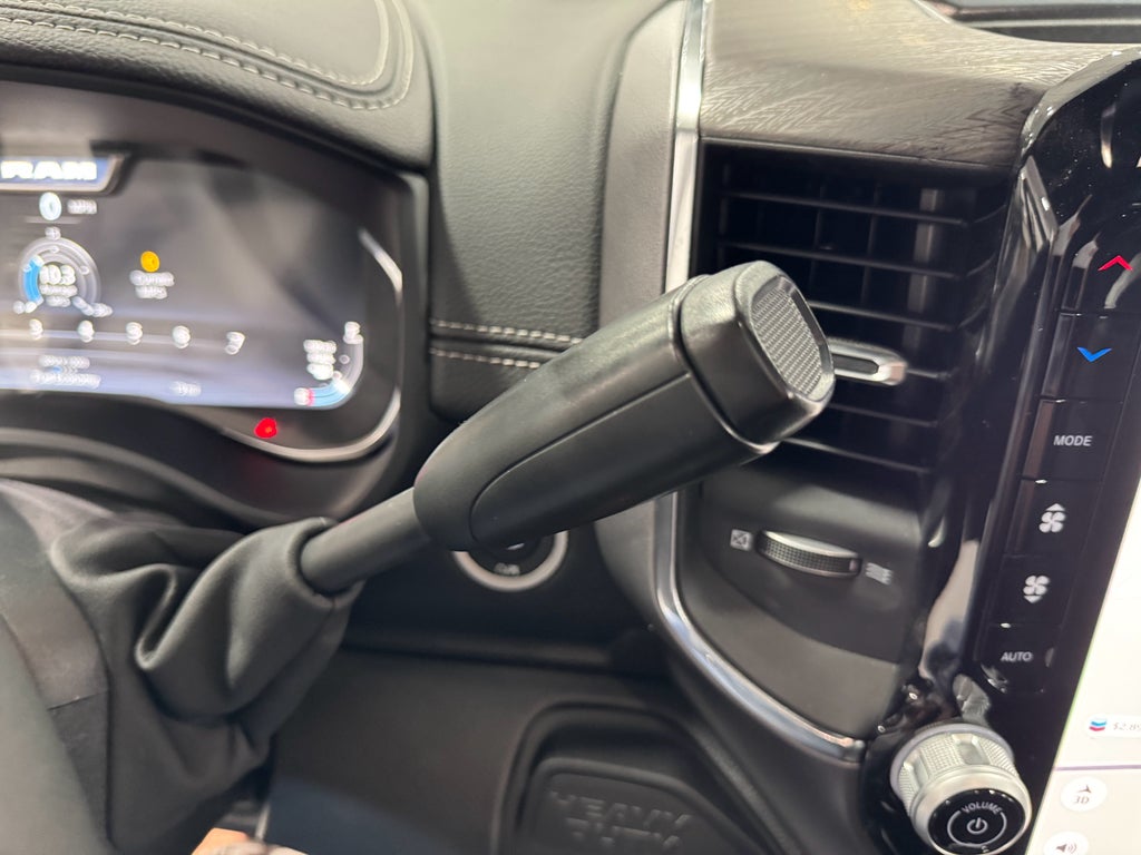 2025 RAM 4500 Chassis Big Horn 4x4 Crew Cab 60" CA 173.4" WB