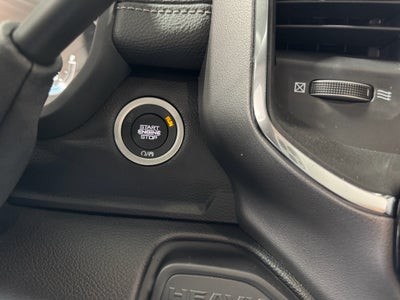 2025 RAM 4500 Chassis Big Horn 4x4 Crew Cab 60" CA 173.4" WB