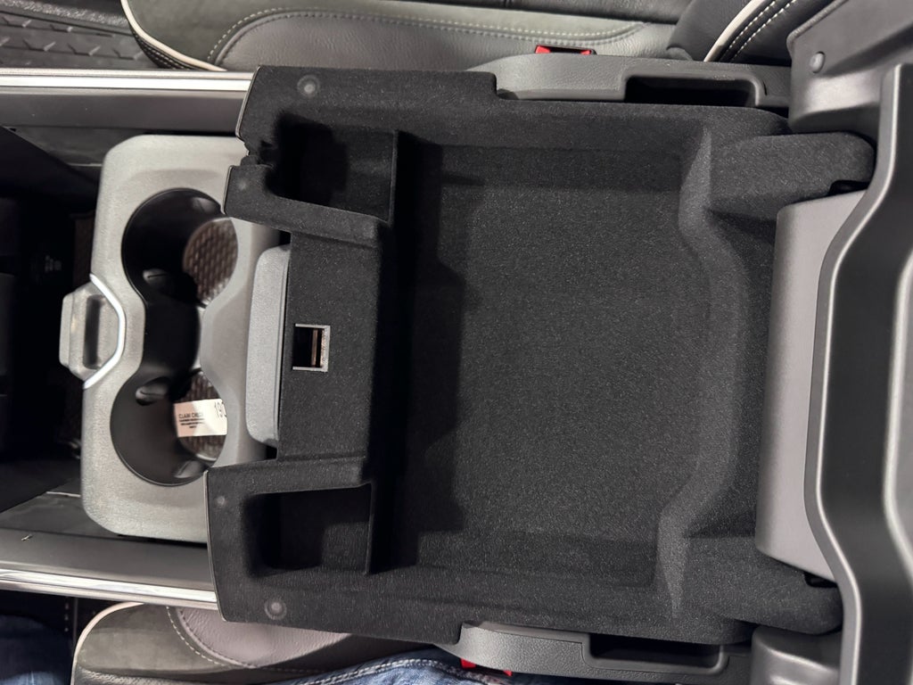 2025 RAM 4500 Chassis Big Horn 4x4 Crew Cab 60" CA 173.4" WB