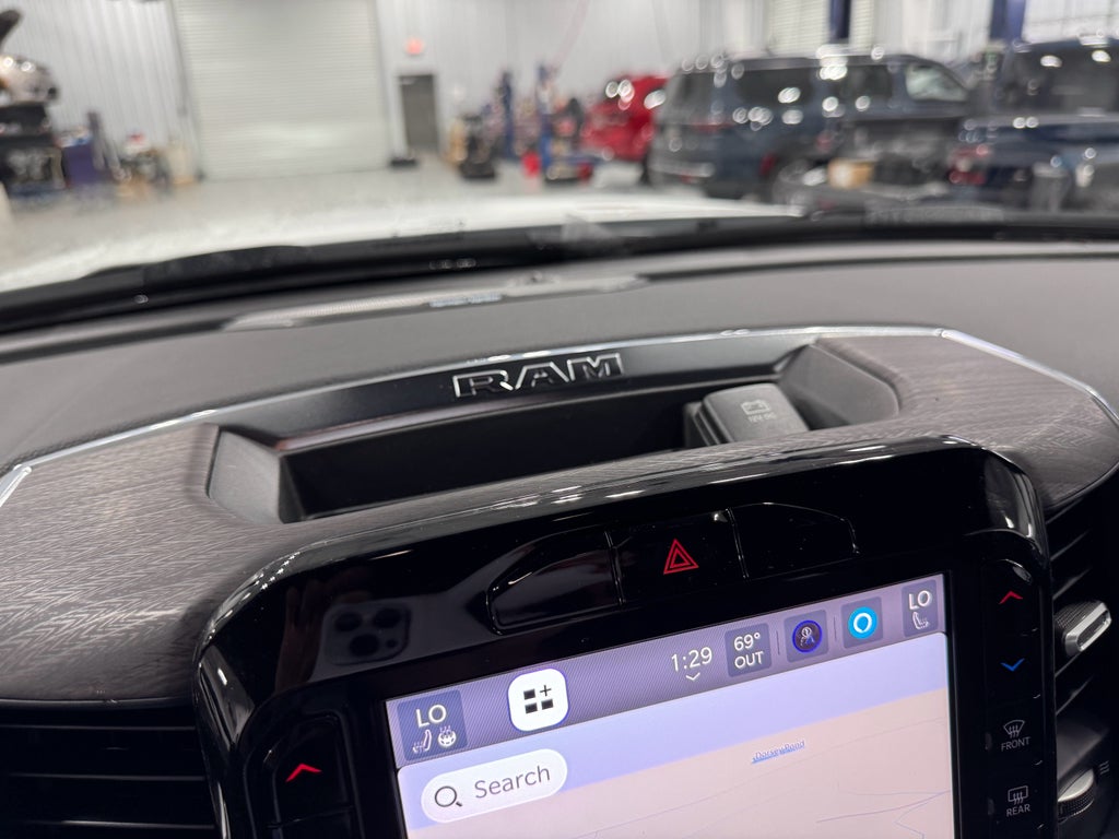 2025 RAM 4500 Chassis Big Horn 4x4 Crew Cab 60" CA 173.4" WB