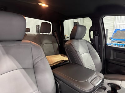 2025 RAM 4500 Chassis Tradesman 4x4 Crew Cab 84" CA 197.4" WB