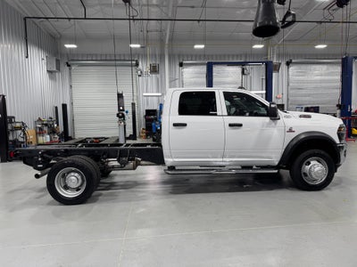 2025 RAM 4500 Chassis Tradesman 4x4 Crew Cab 84" CA 197.4" WB
