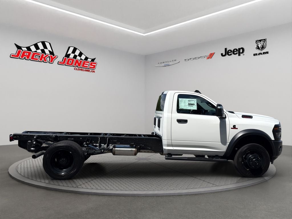 2027 RAM 5500 Chassis Tradesman 4x4 Reg Cab 84" CA 168.5" WB