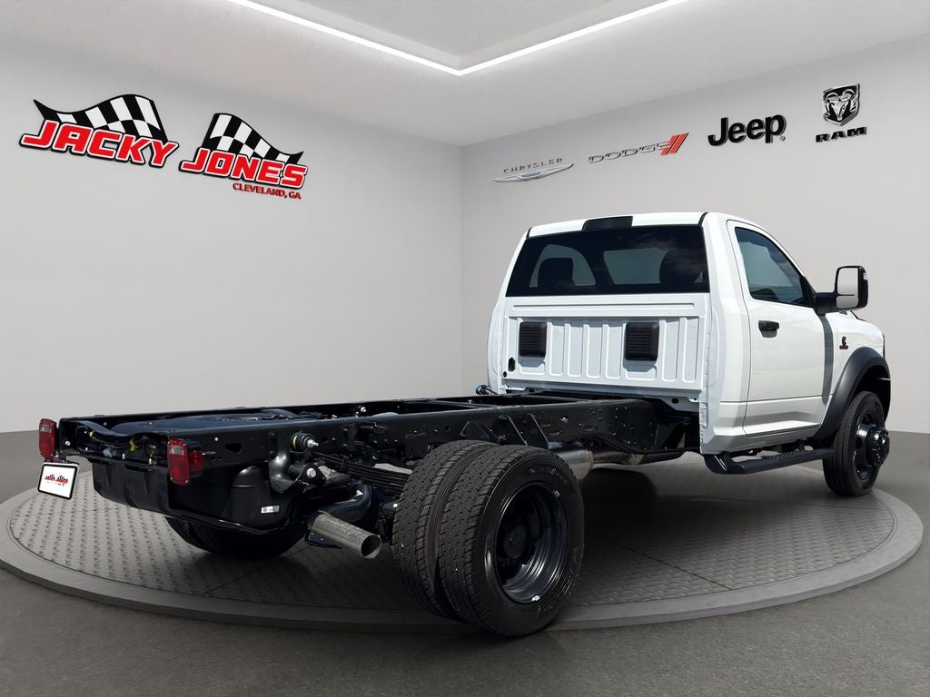 2027 RAM 5500 Chassis Tradesman 4x4 Reg Cab 84" CA 168.5" WB