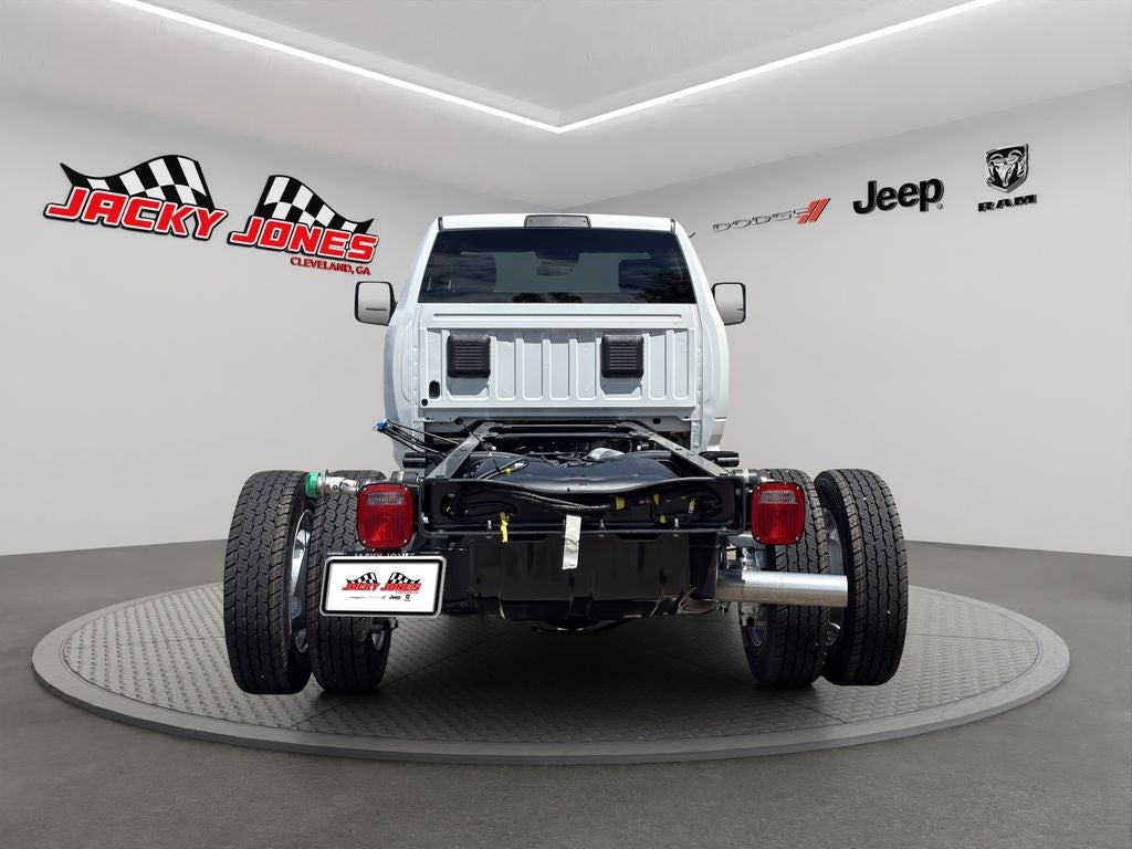 2026 RAM 5500 Chassis Tradesman 4x4 Reg Cab 84" CA 168.5" WB