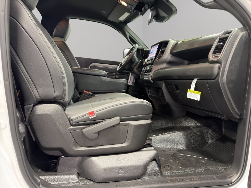 2026 RAM 5500 Chassis Tradesman 4x4 Reg Cab 84" CA 168.5" WB