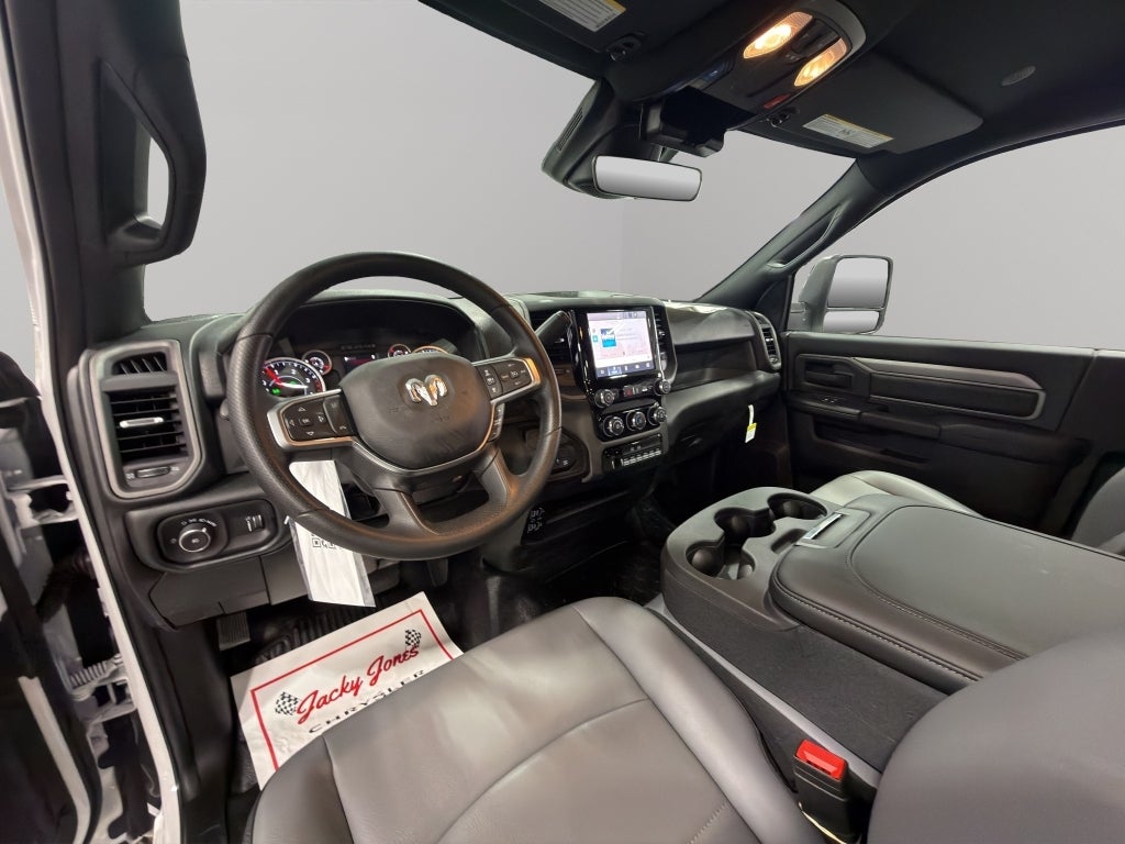 2026 RAM 5500 Chassis Tradesman 4x4 Reg Cab 84" CA 168.5" WB