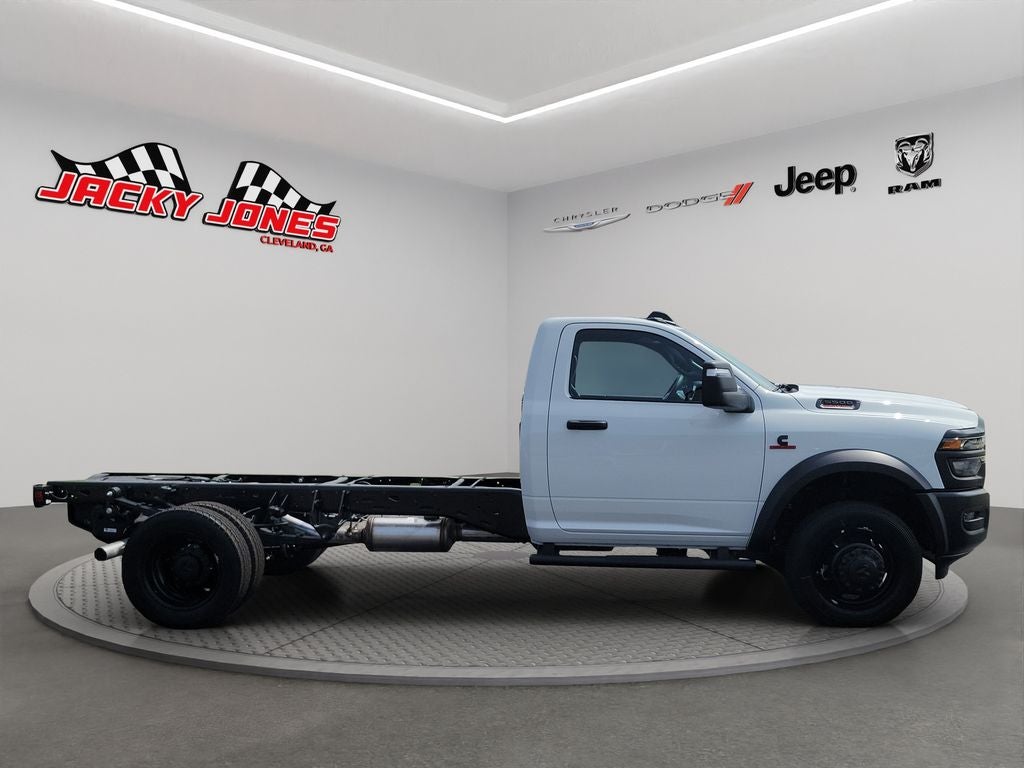 2027 RAM 5500 Chassis Tradesman 4x4 Reg Cab 84" CA 168.5" WB