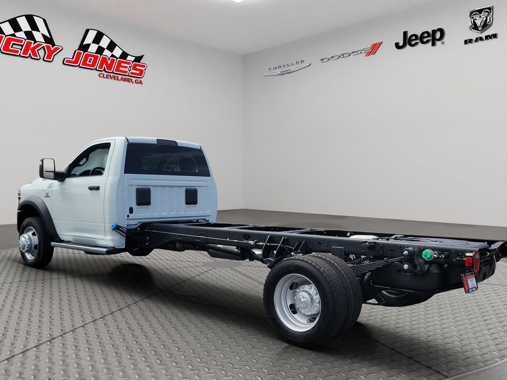 2026 RAM 5500 Chassis Tradesman 4x4 Reg Cab 120" CA 204.5" WB