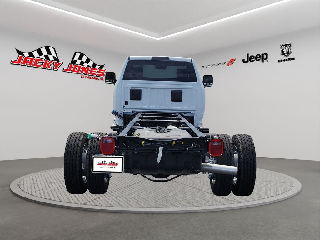 2026 RAM 5500 Chassis Tradesman 4x4 Reg Cab 120" CA 204.5" WB