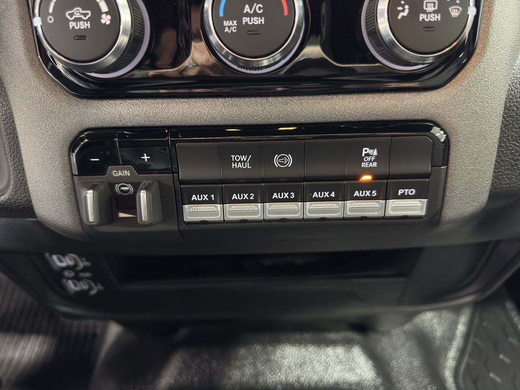 2025 RAM 5500 Chassis Tradesman