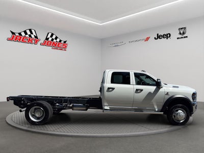 2026 RAM 5500 Chassis Tradesman 4x4 Crew Cab 84" CA 197.4" WB