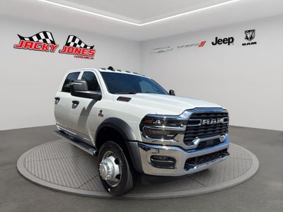 2026 RAM 5500 Chassis Tradesman 4x4 Crew Cab 84" CA 197.4" WB