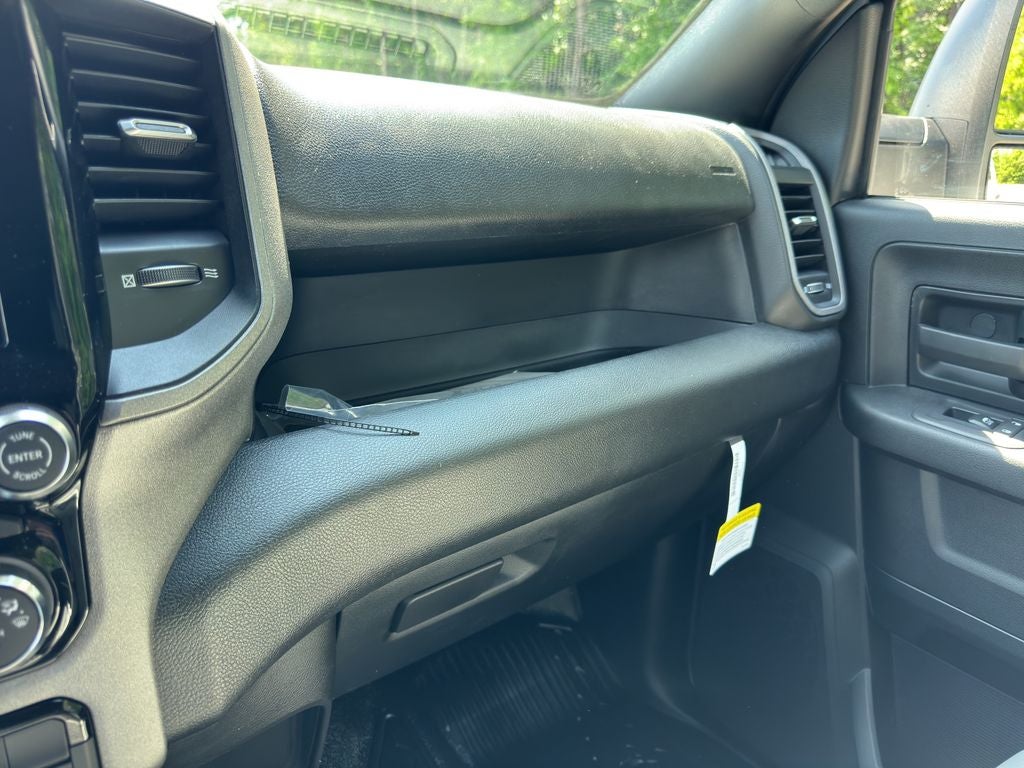 2026 RAM 5500 Chassis Tradesman 4x4 Crew Cab 84" CA 197.4" WB