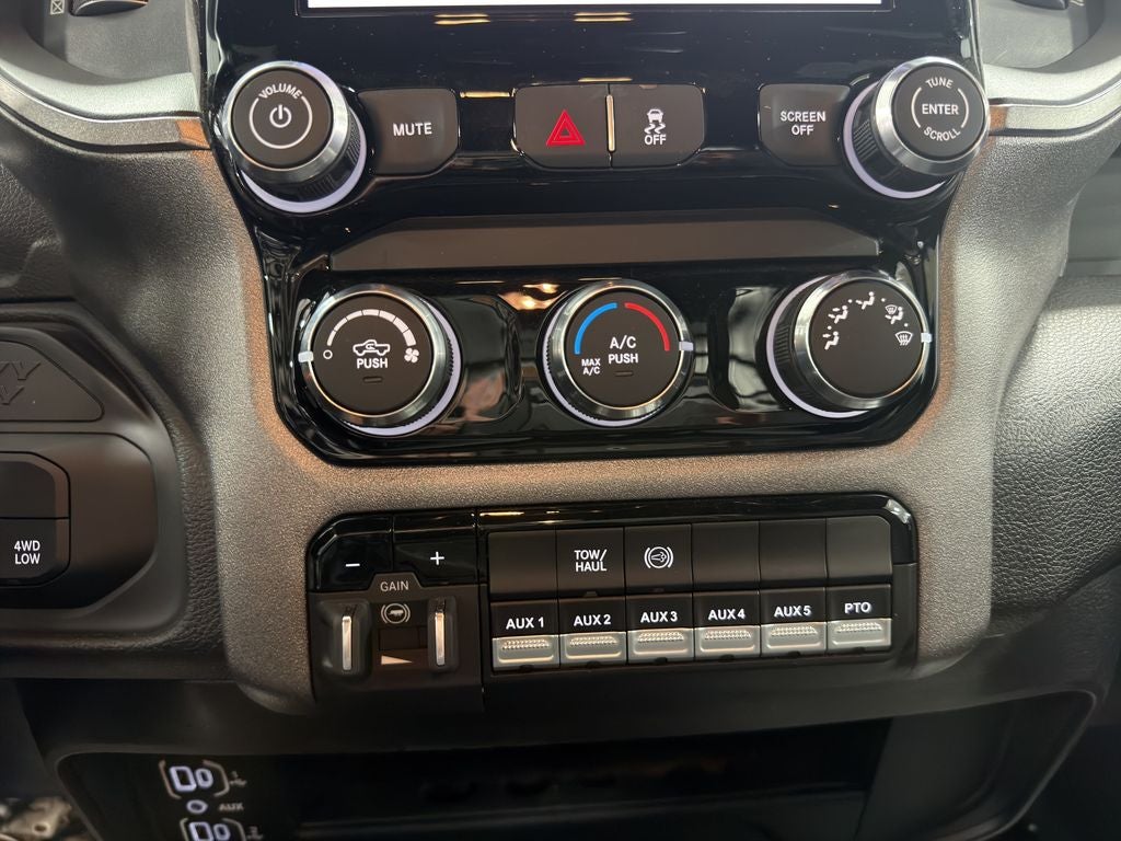 2026 RAM 3500 Chassis Tradesman