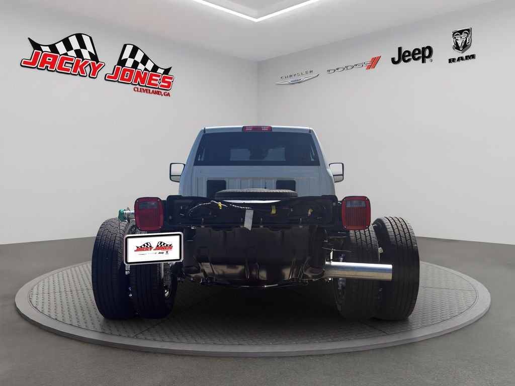 2026 RAM 3500 Chassis Tradesman 4WD Reg Cab 84" CA 167.5" WB