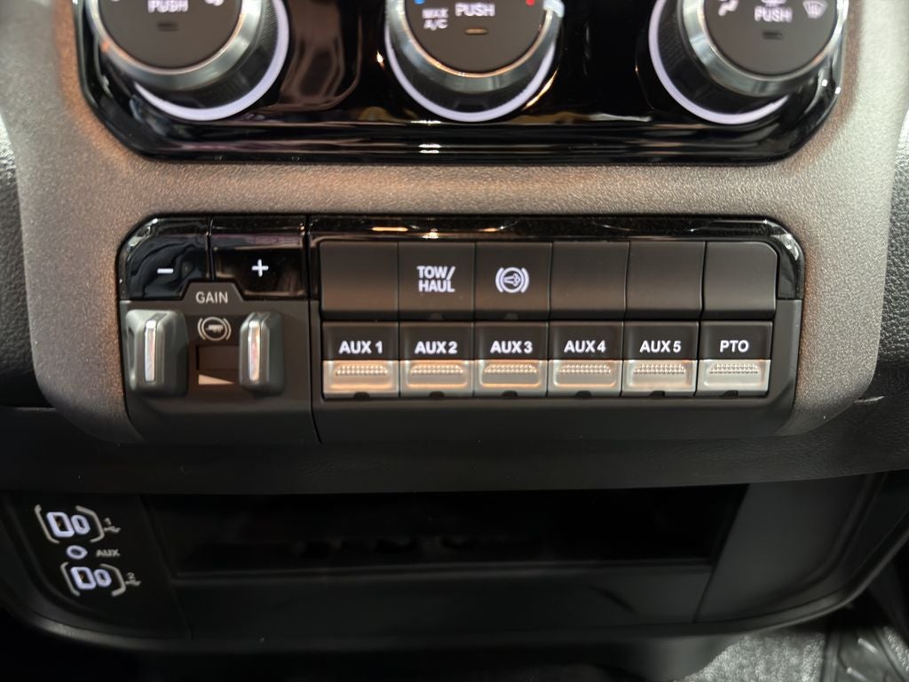 2026 RAM 3500 Chassis Tradesman