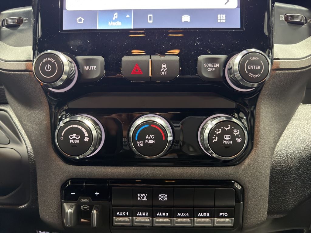 2026 RAM 3500 Chassis Tradesman