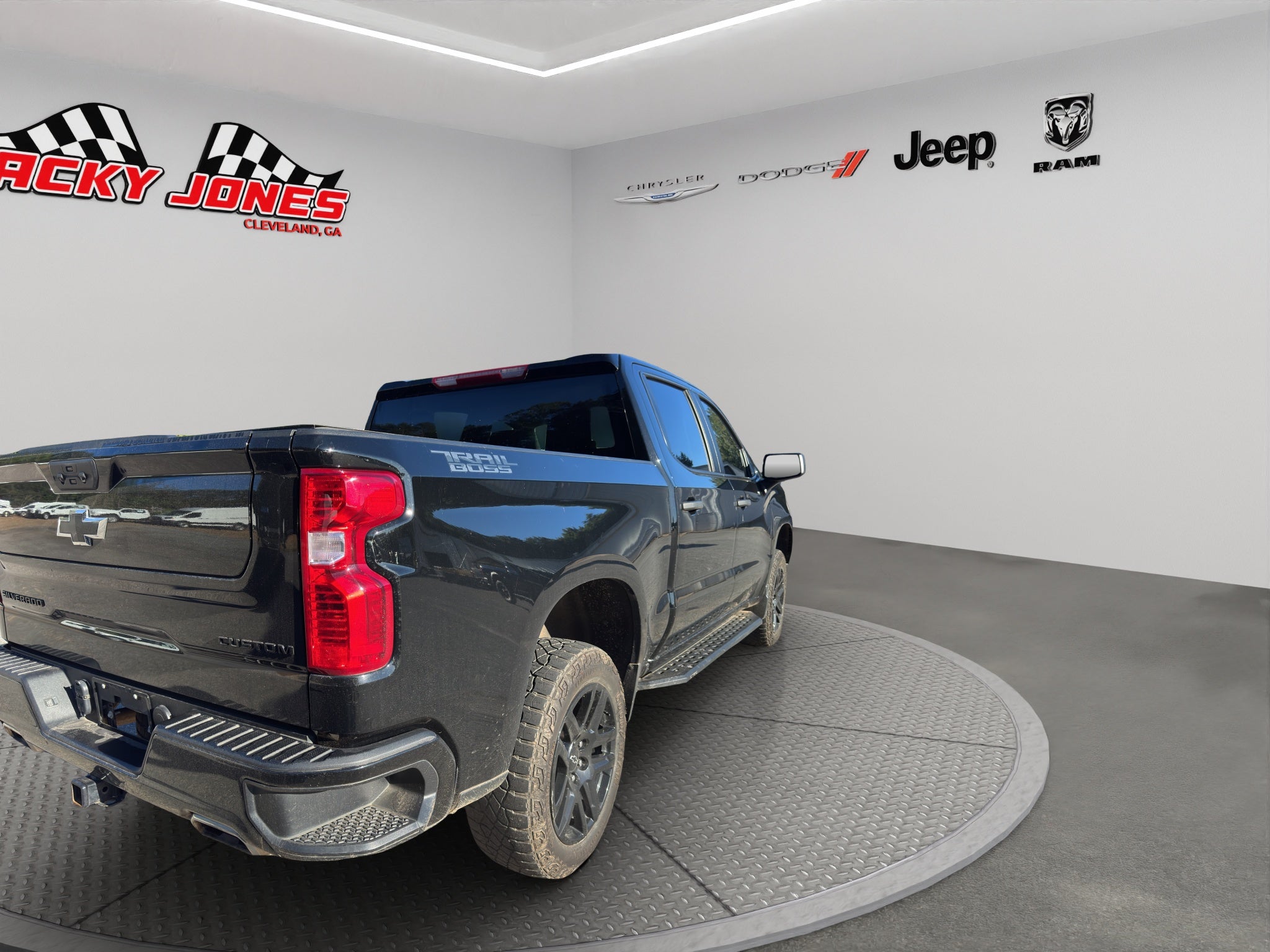 2024 Chevrolet Silverado Custom Trail Boss