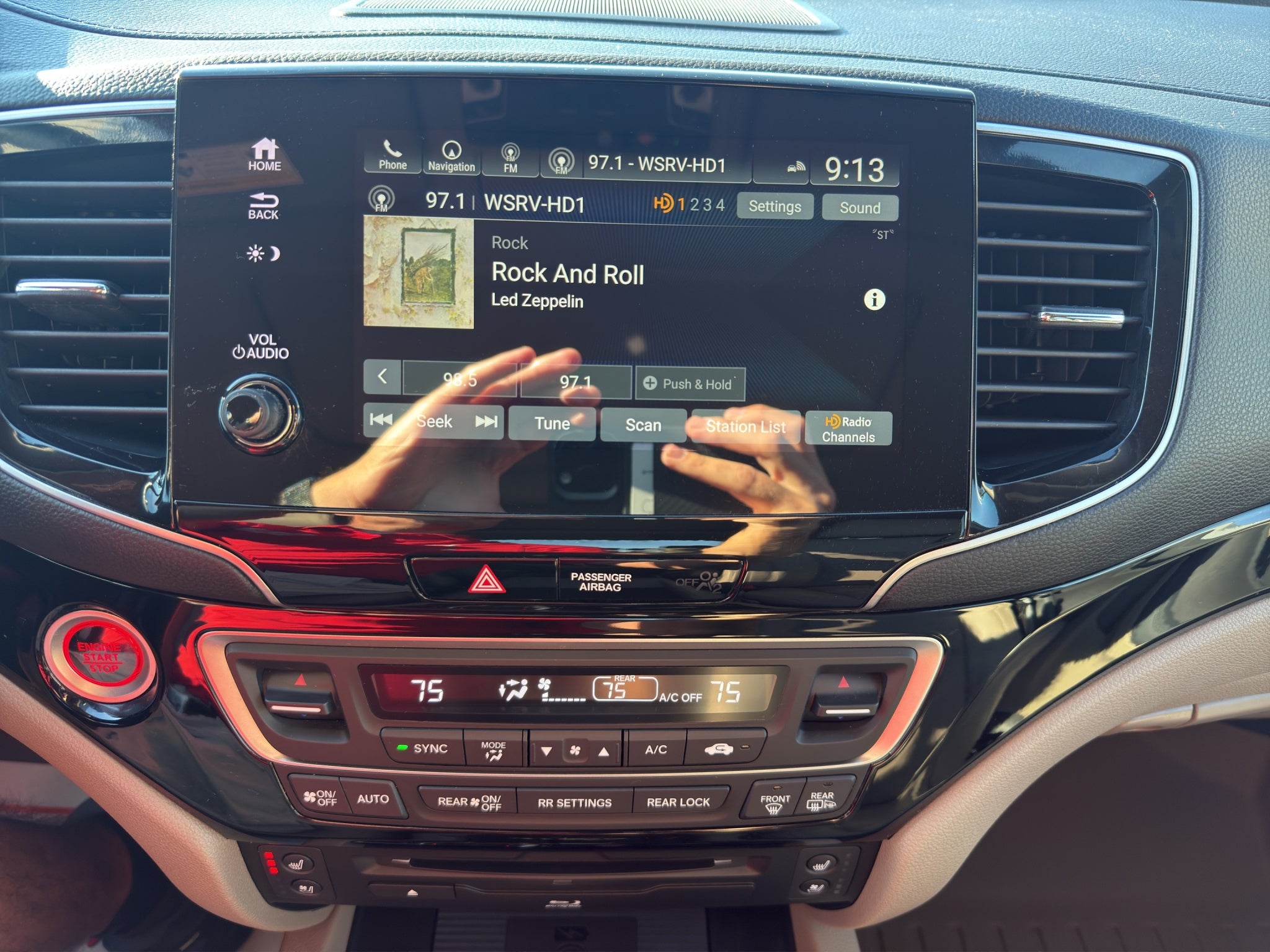 2022 Honda Pilot Elite