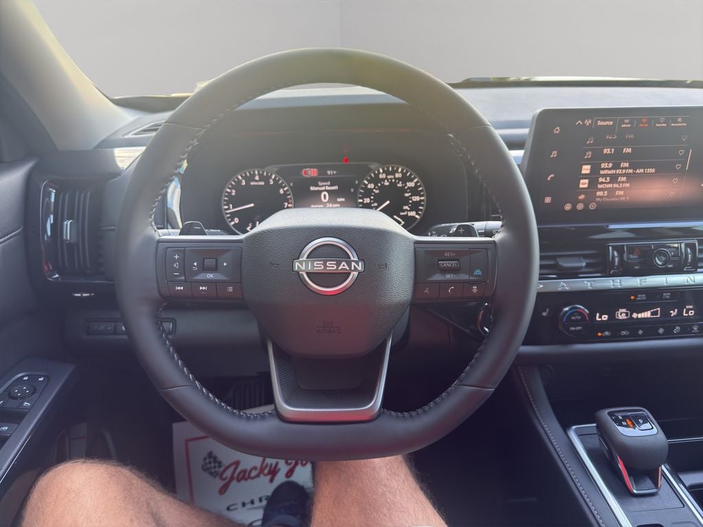 2026 Nissan Pathfinder SV