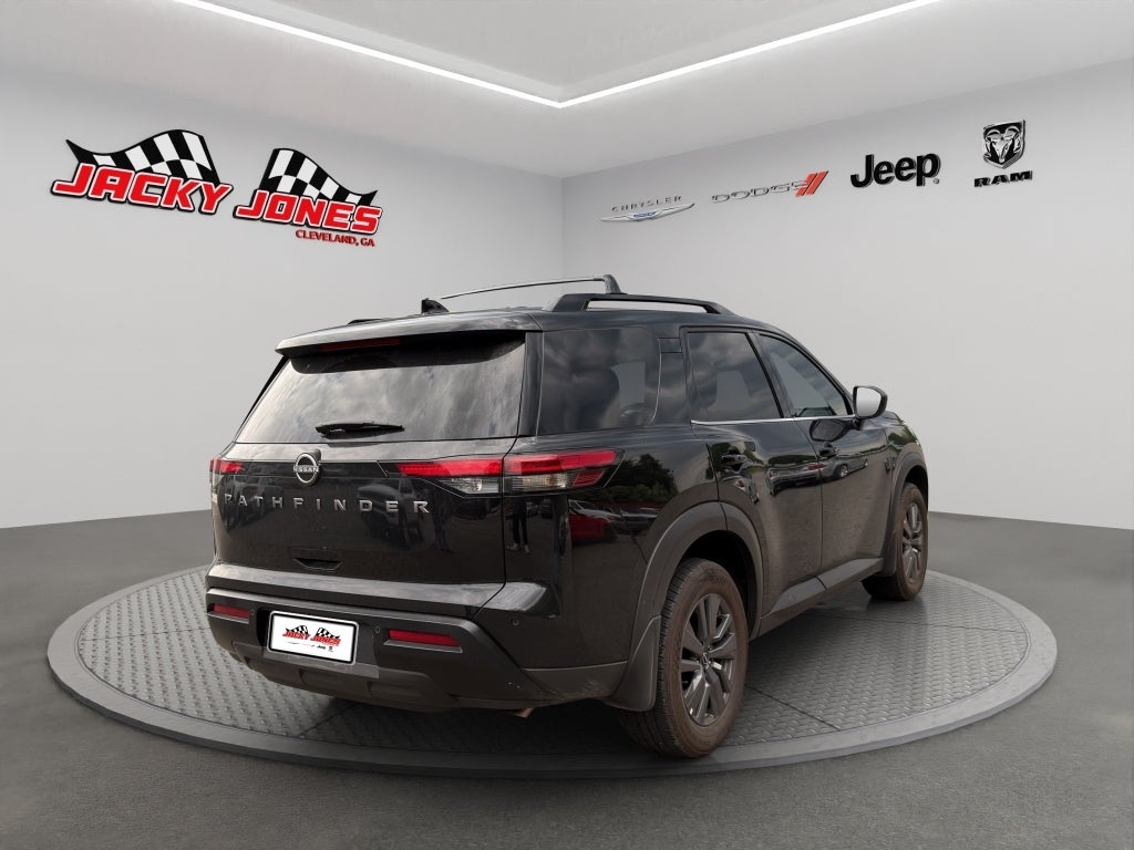 2026 Nissan Pathfinder SV