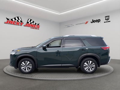 2022 Nissan Pathfinder SL