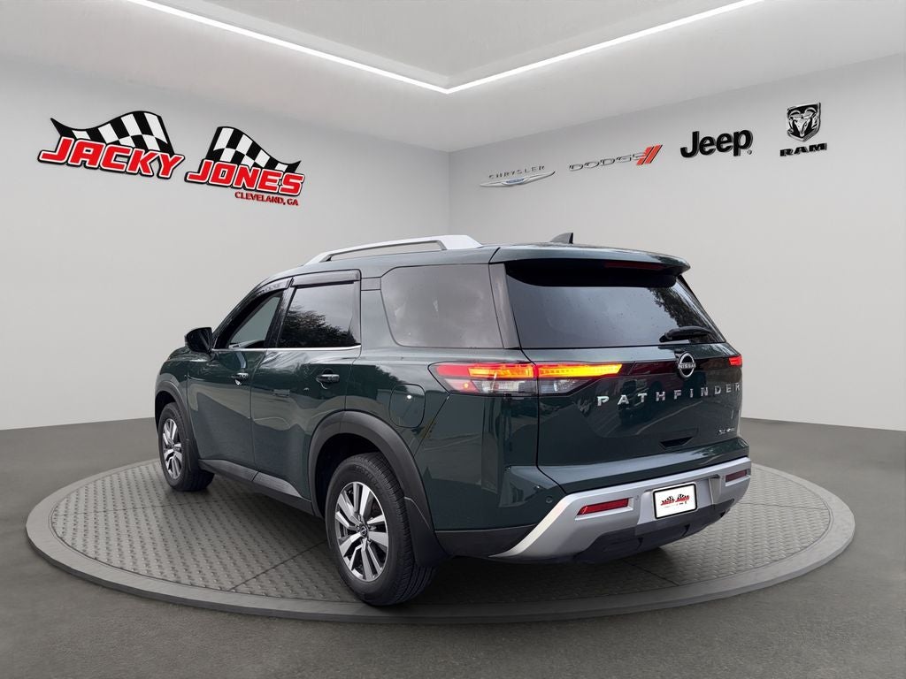 2022 Nissan Pathfinder SL