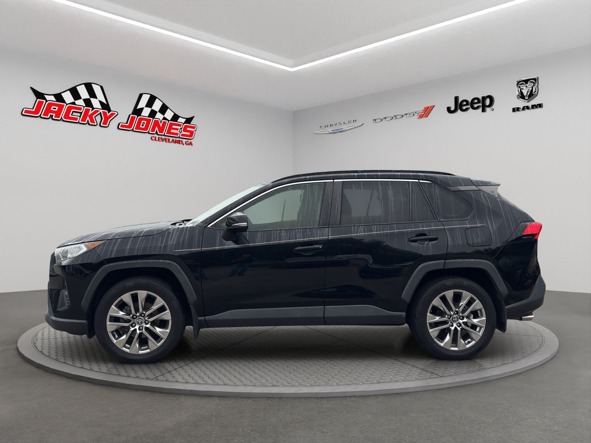 2020 Toyota RAV4 XLE Premium