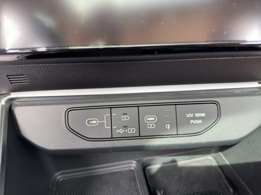 2025 Kia Carnival SX