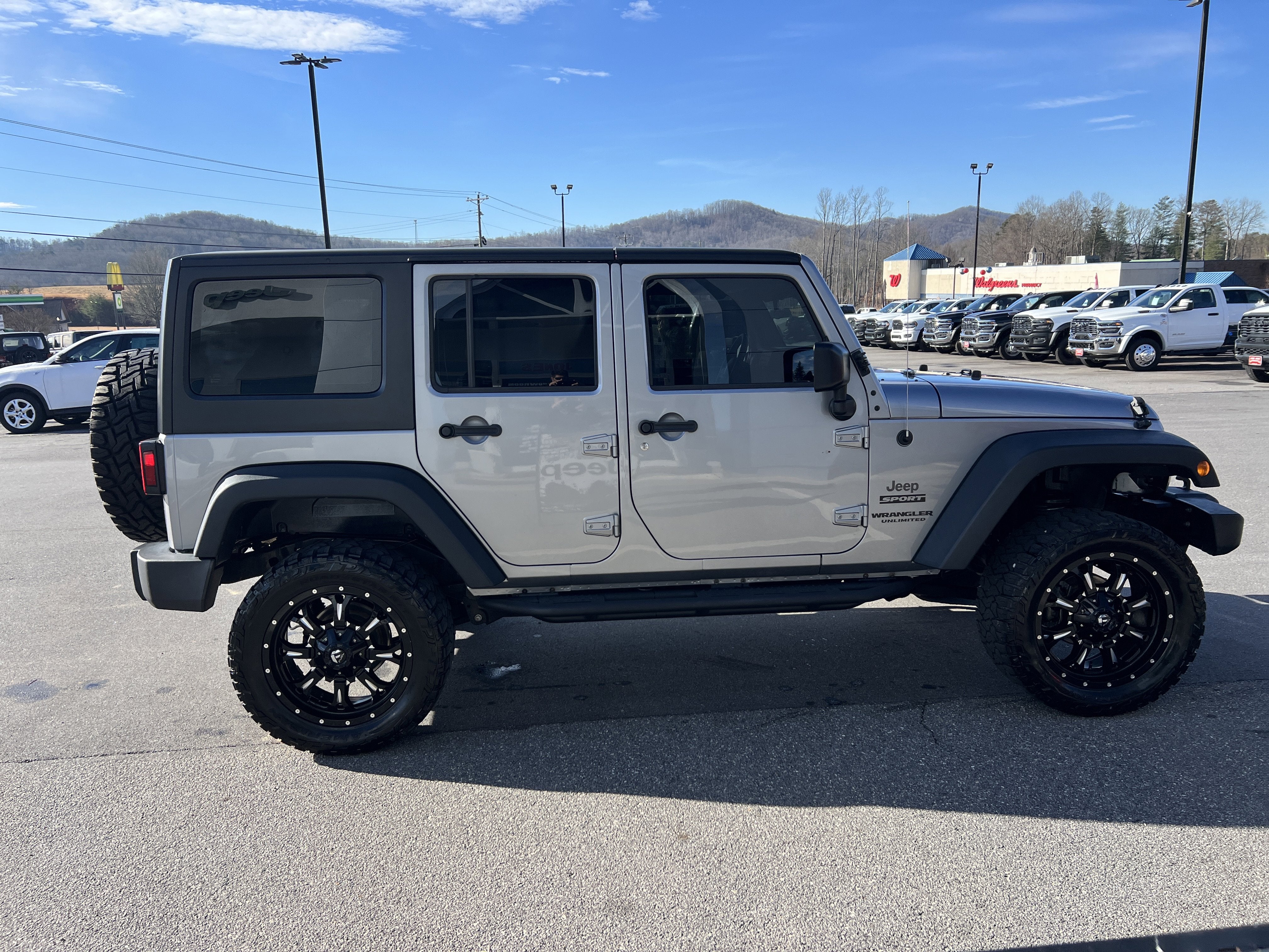 2017 Jeep Wrangler Unlimited Sport