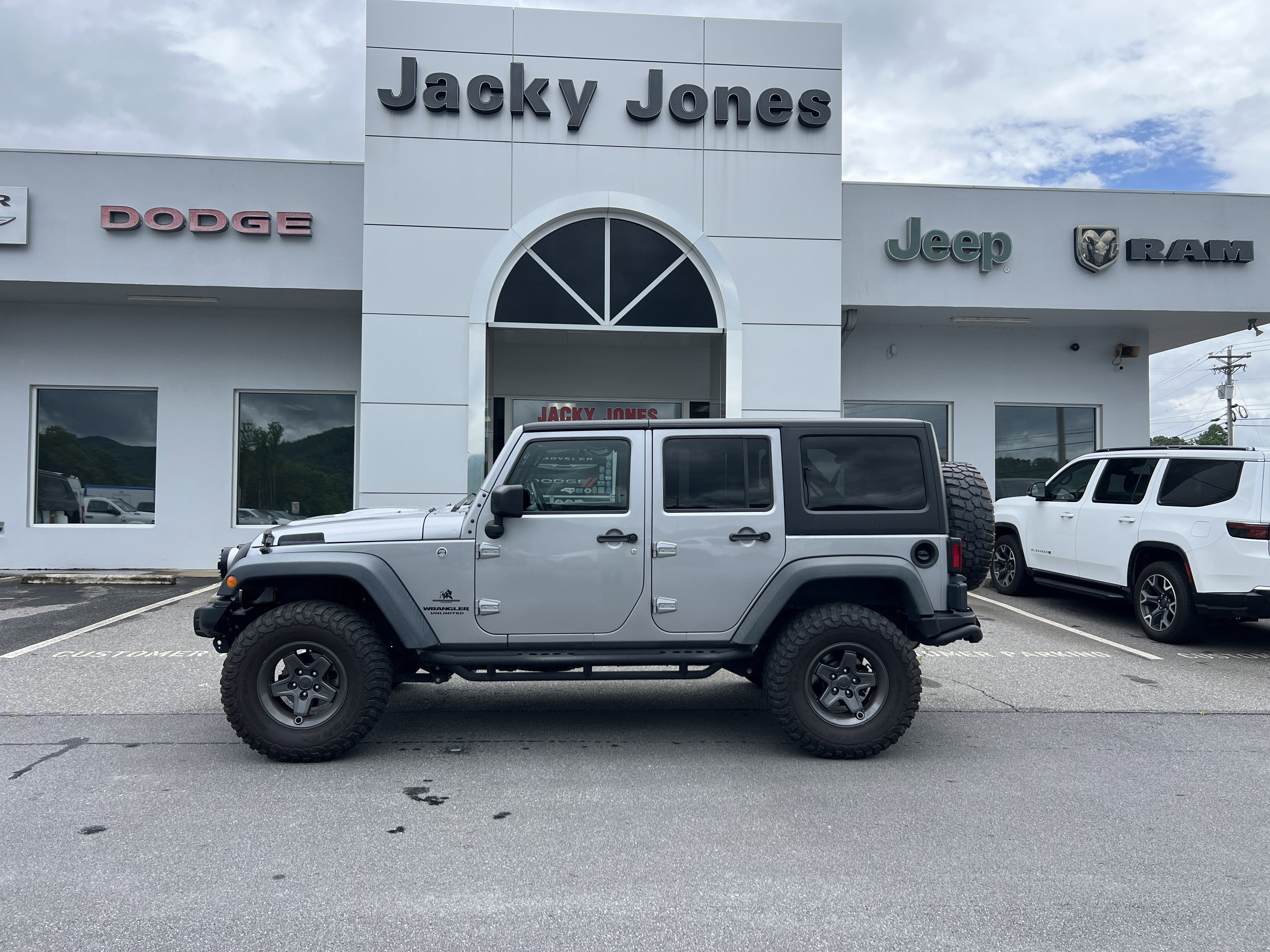 2016 Jeep Wrangler Unlimited Sahara