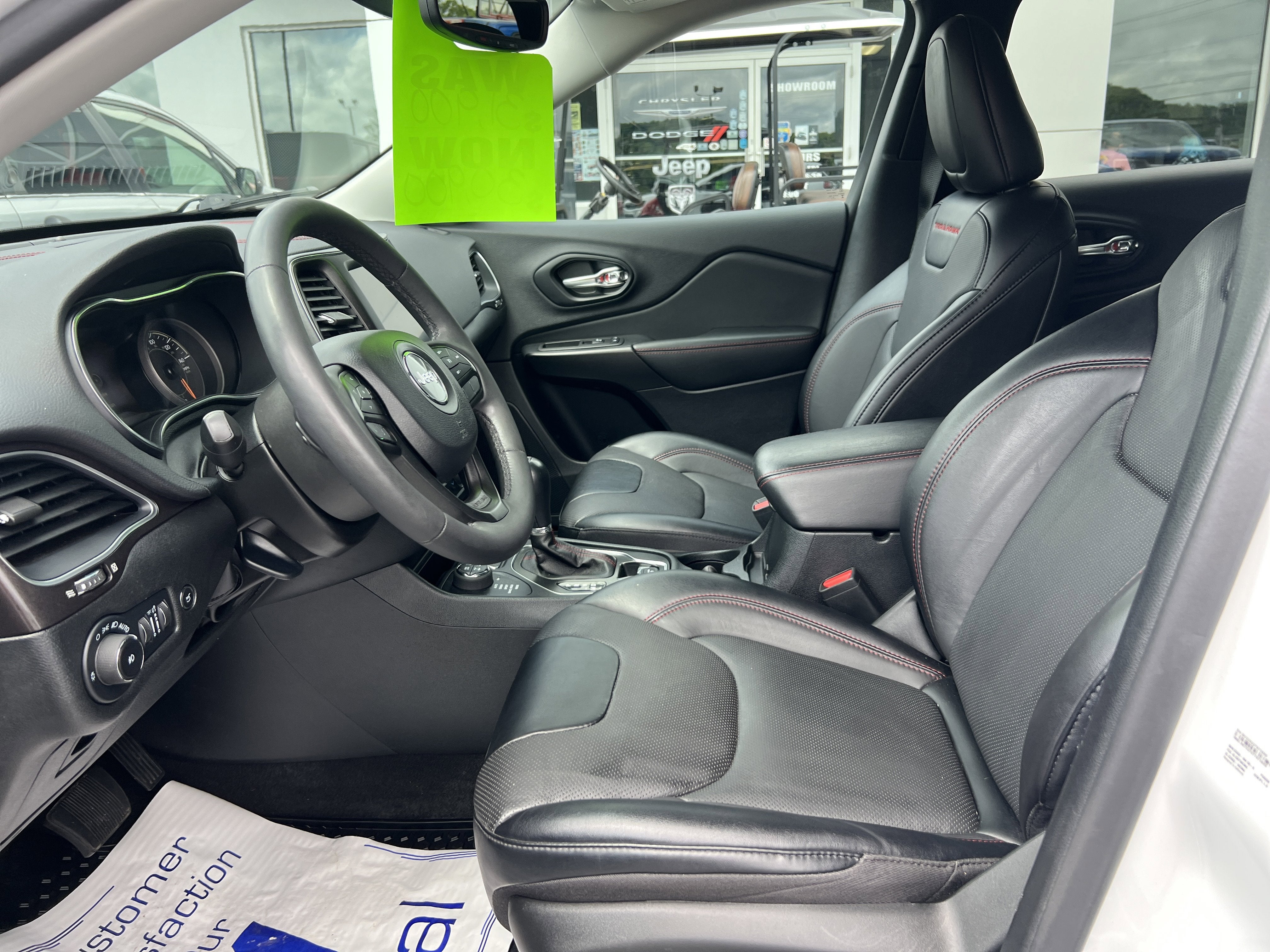 2022 Jeep Cherokee Trailhawk