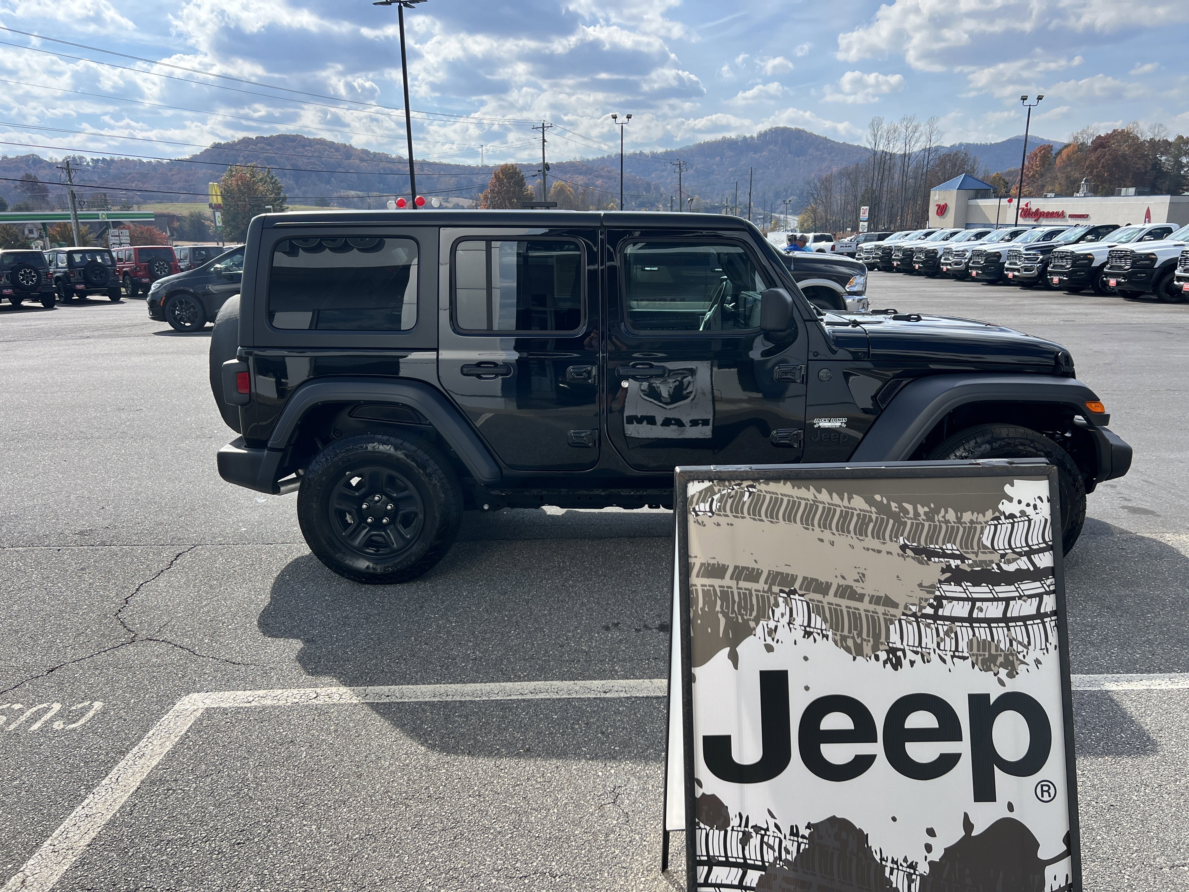 2024 Jeep Wrangler Sport
