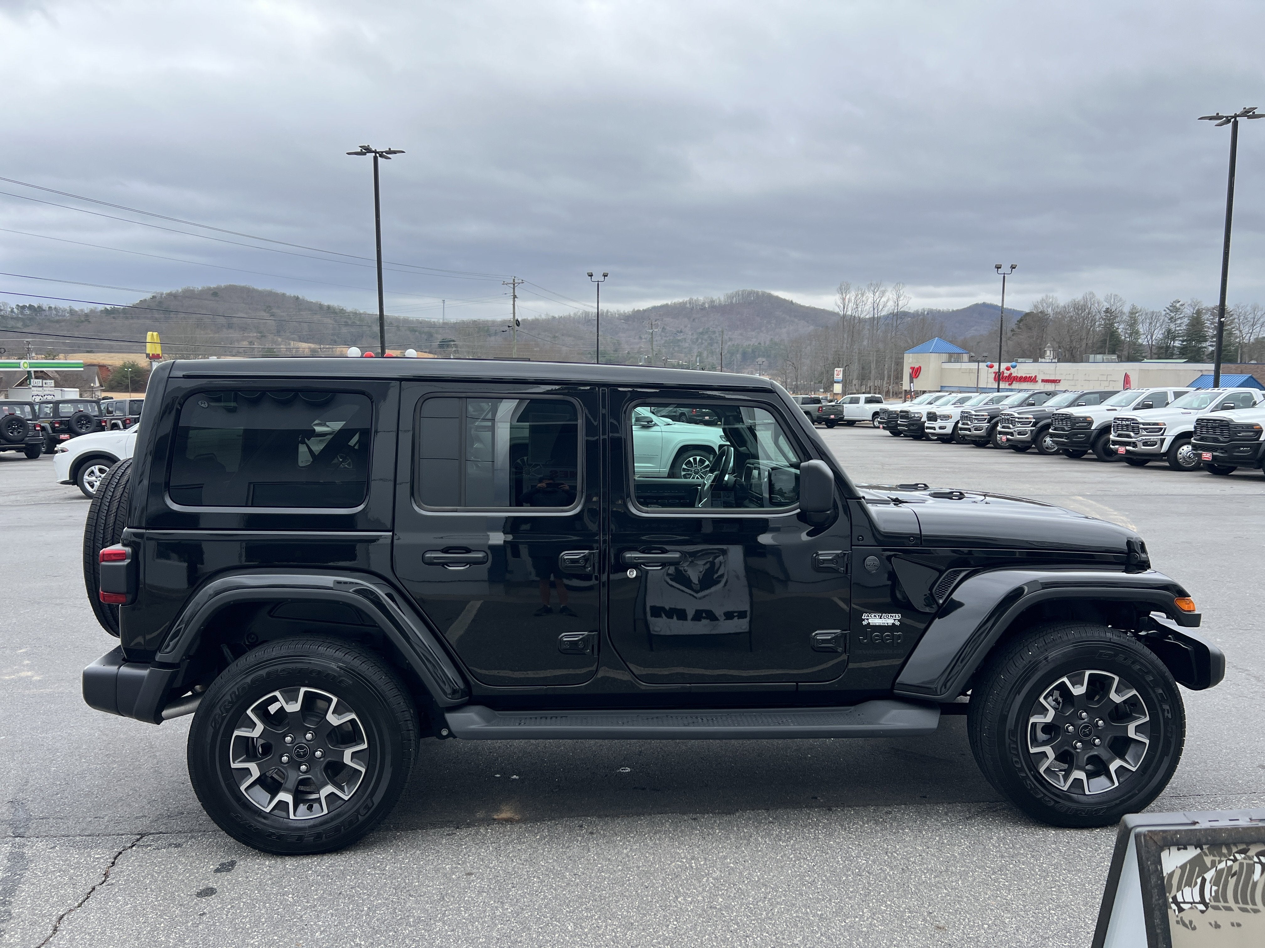 2025 Jeep Wrangler Sahara
