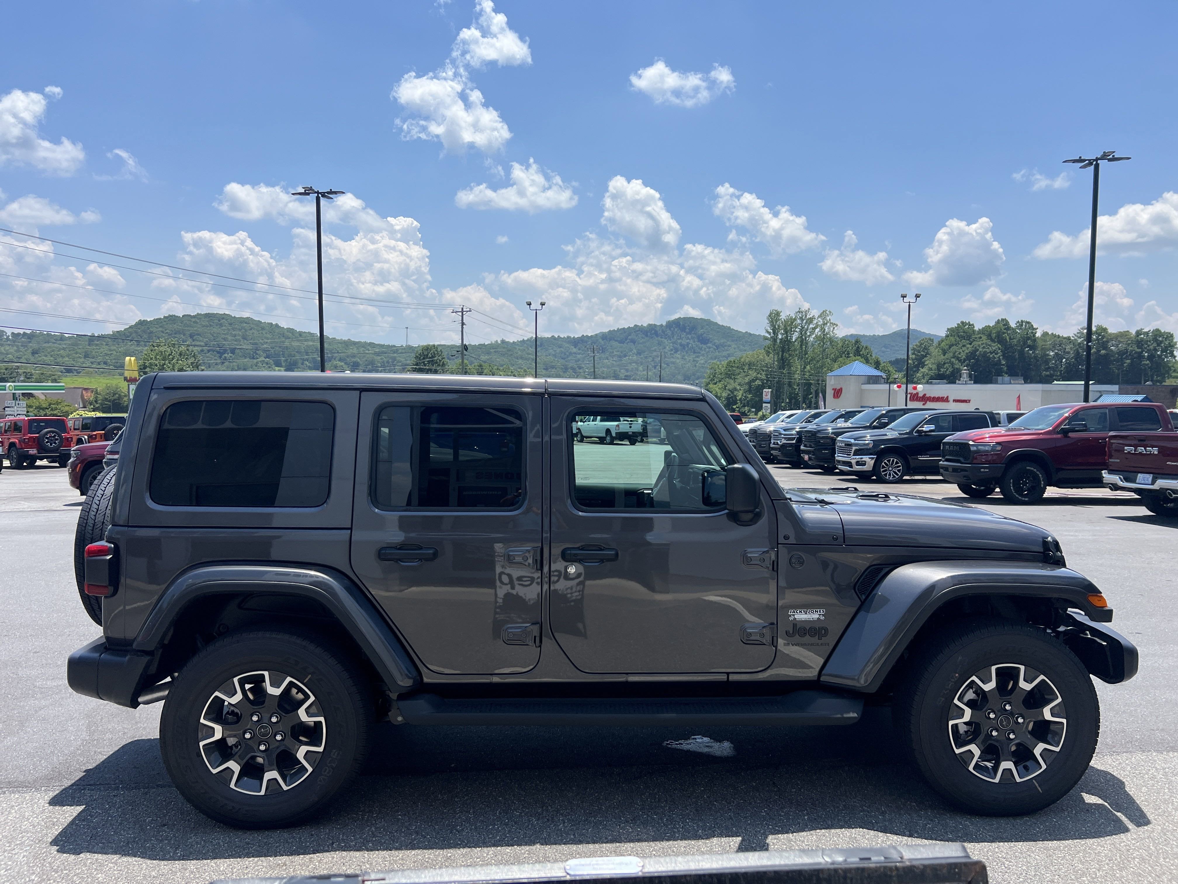 2025 Jeep Wrangler Sahara