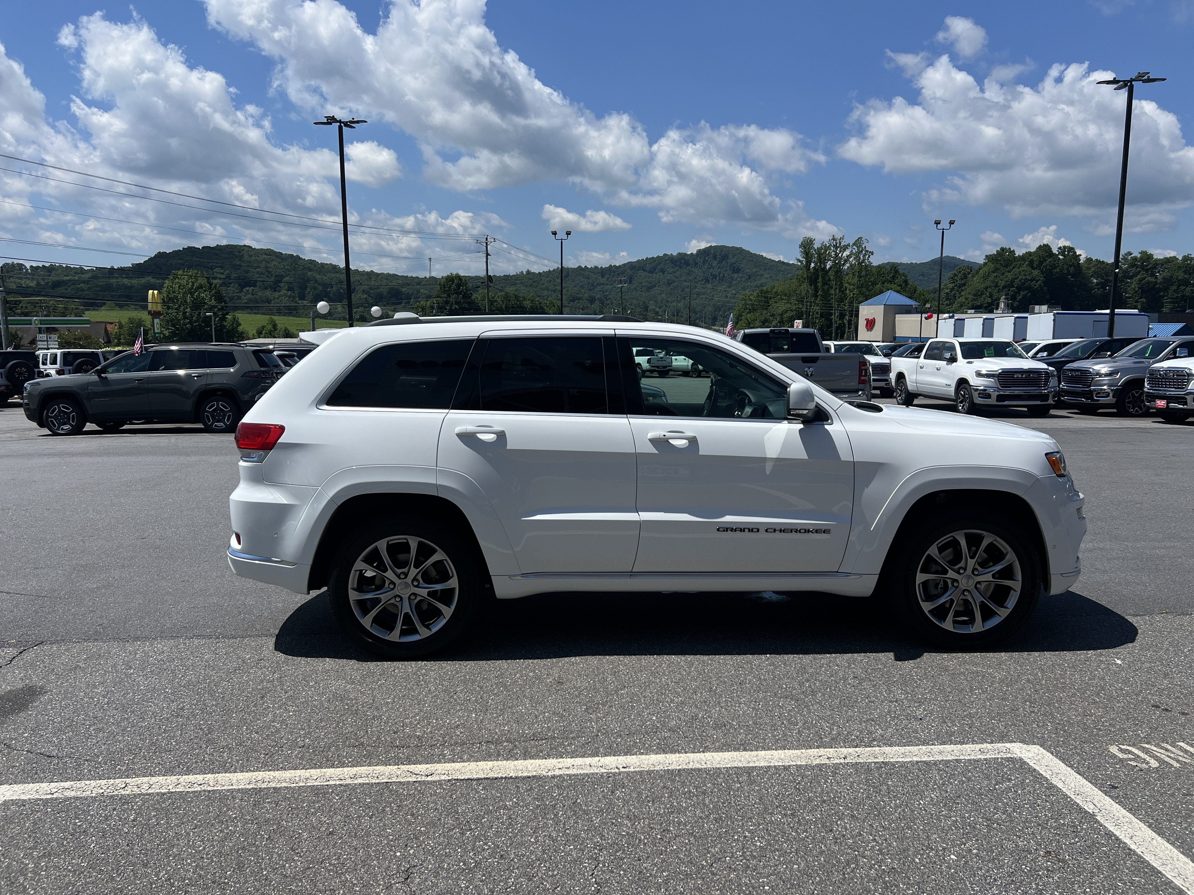 2020 Jeep Grand Cherokee Summit