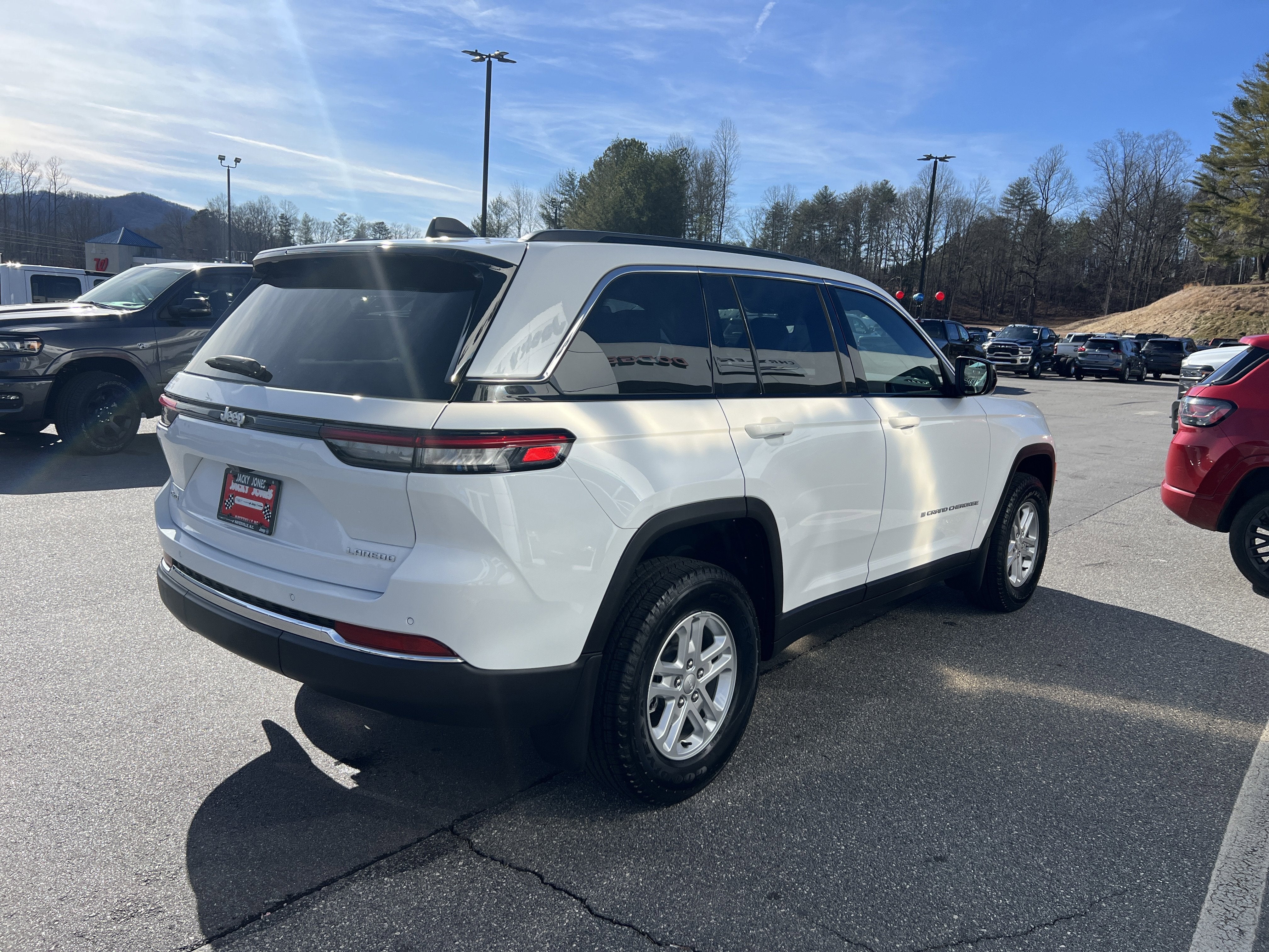 2025 Jeep Grand Cherokee Laredo