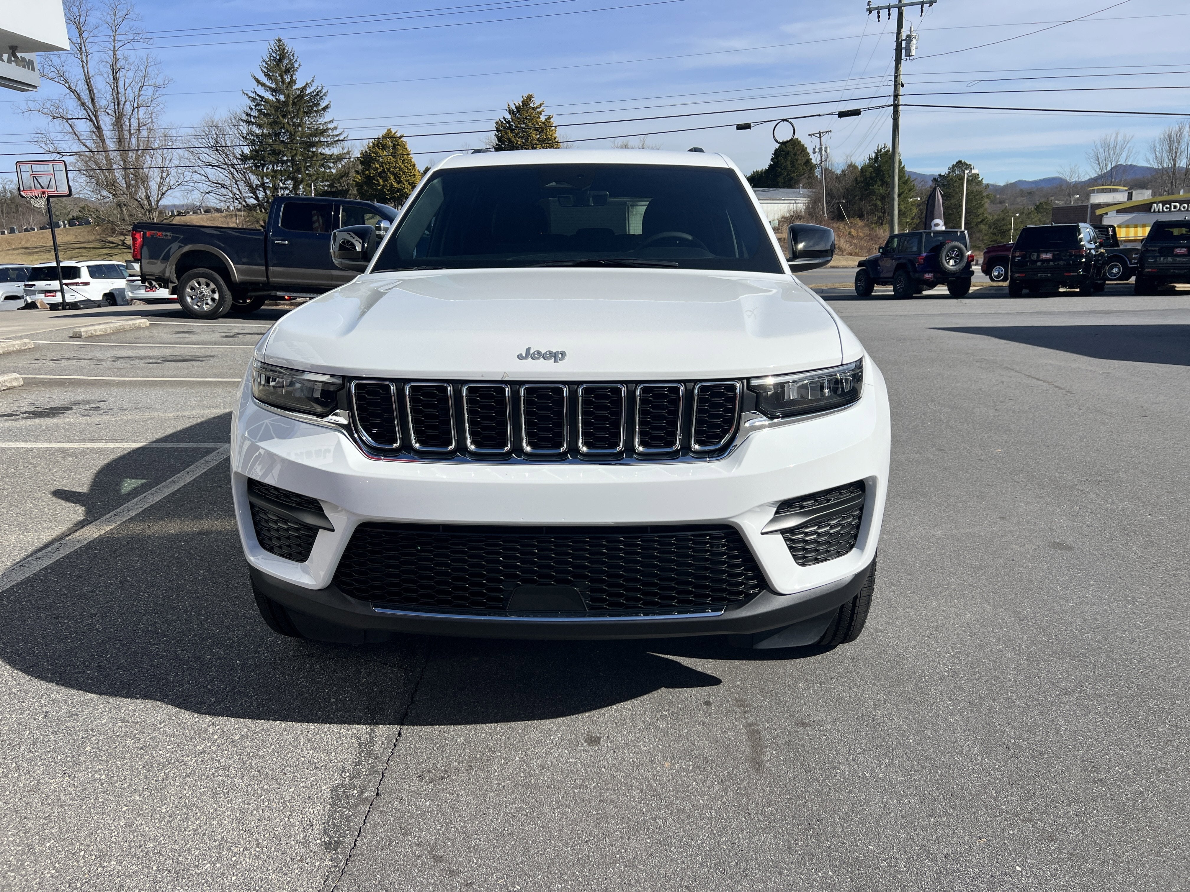 2025 Jeep Grand Cherokee Laredo