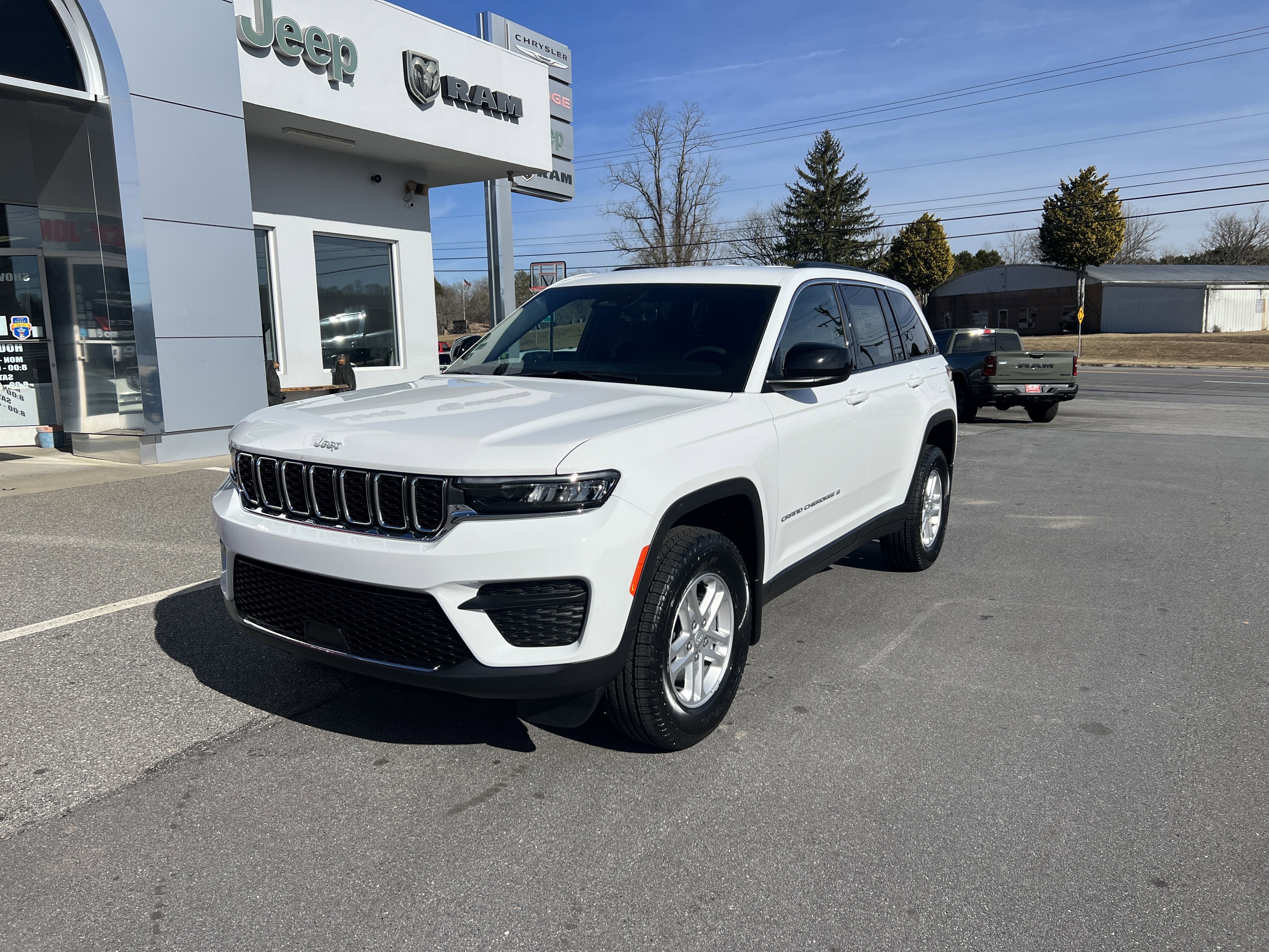 2025 Jeep Grand Cherokee Laredo