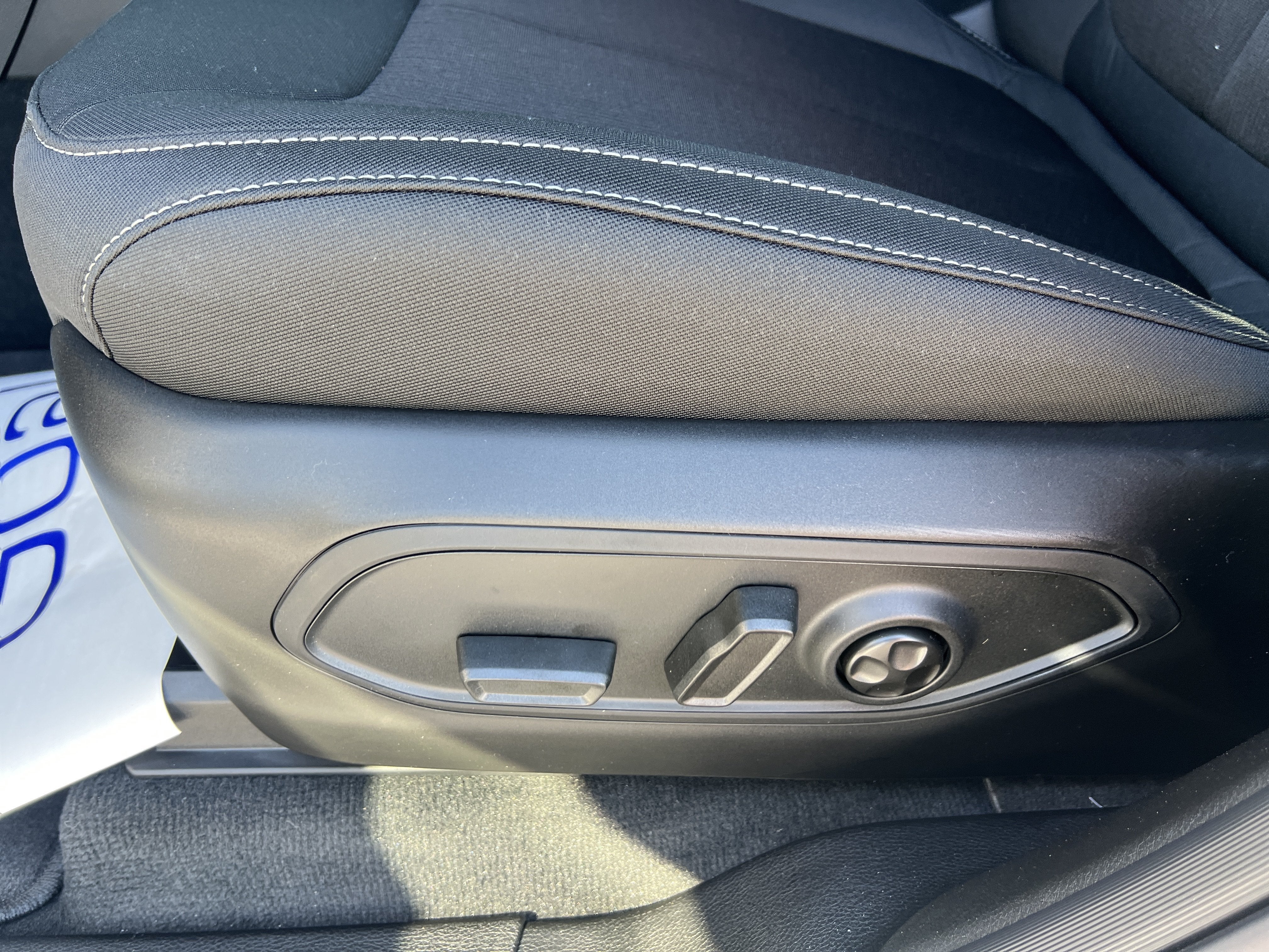 2027 Jeep Grand Cherokee Laredo