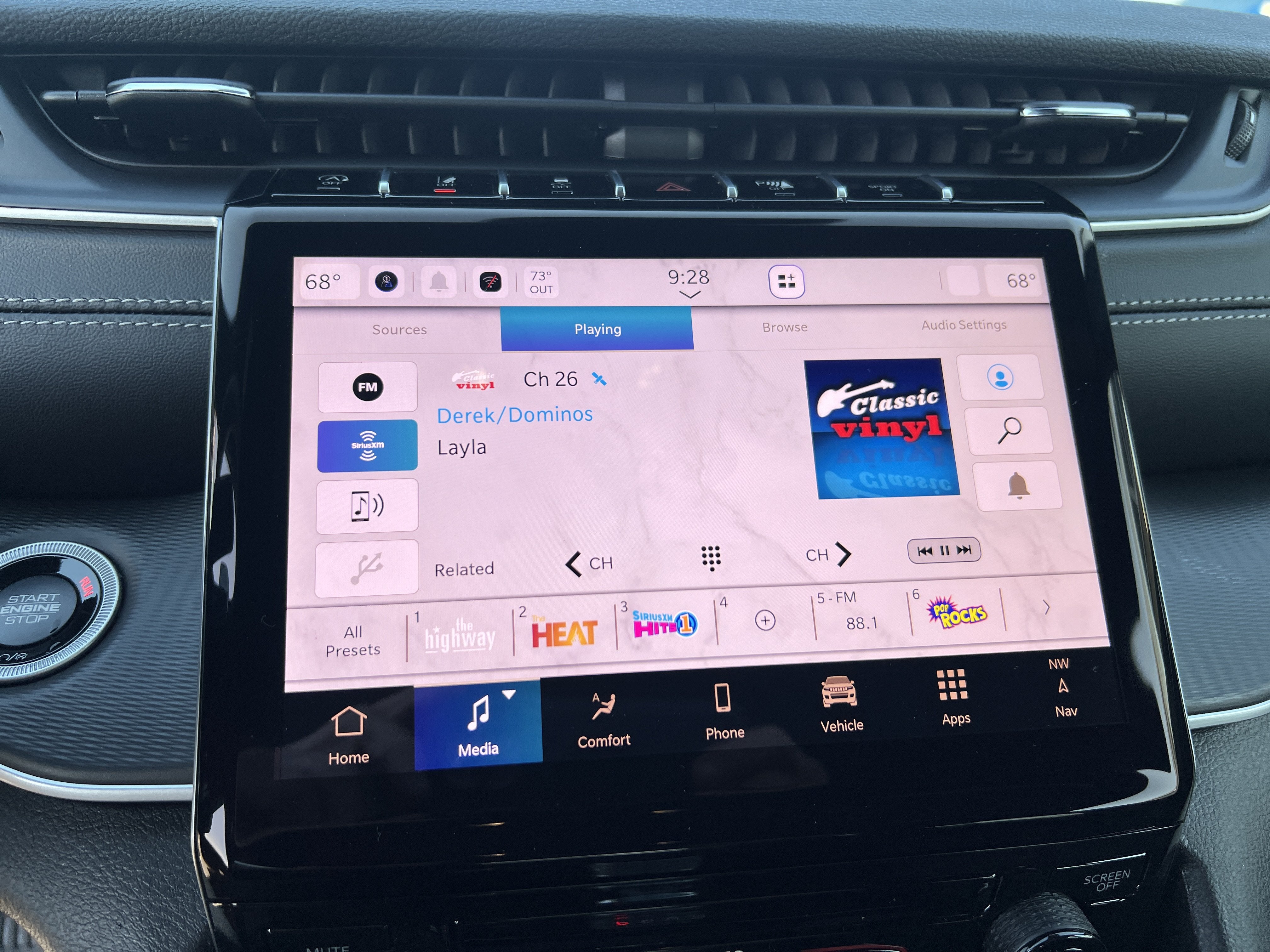 2027 Jeep Grand Cherokee Laredo