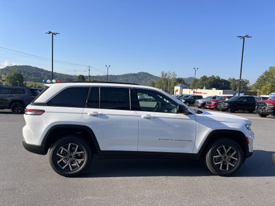 2027 Jeep Grand Cherokee Laredo