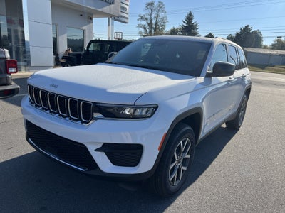 2027 Jeep Grand Cherokee Laredo